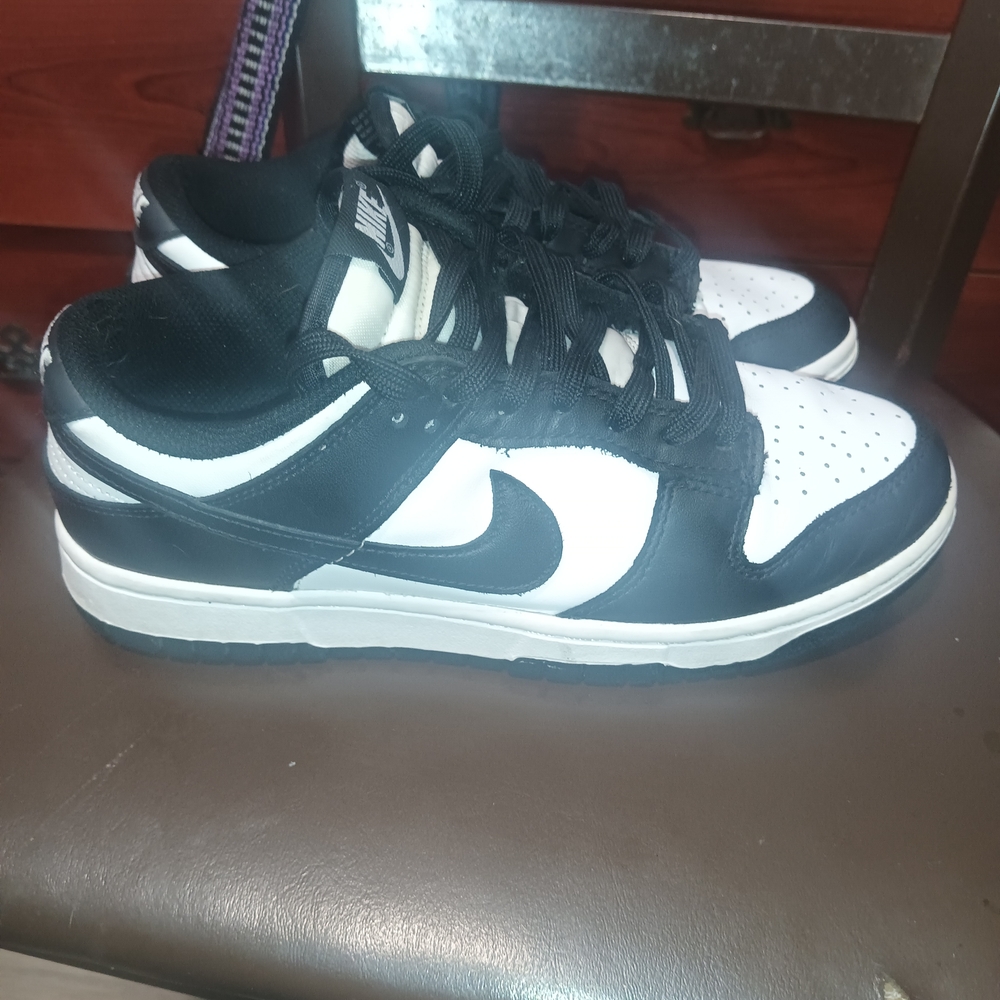 Nike Men's Black & White Low-Top Sneakers